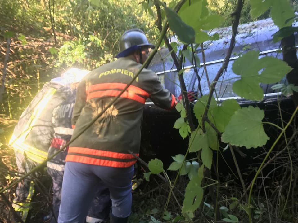 FOTO. Accident rutier la ieșirea din Livada