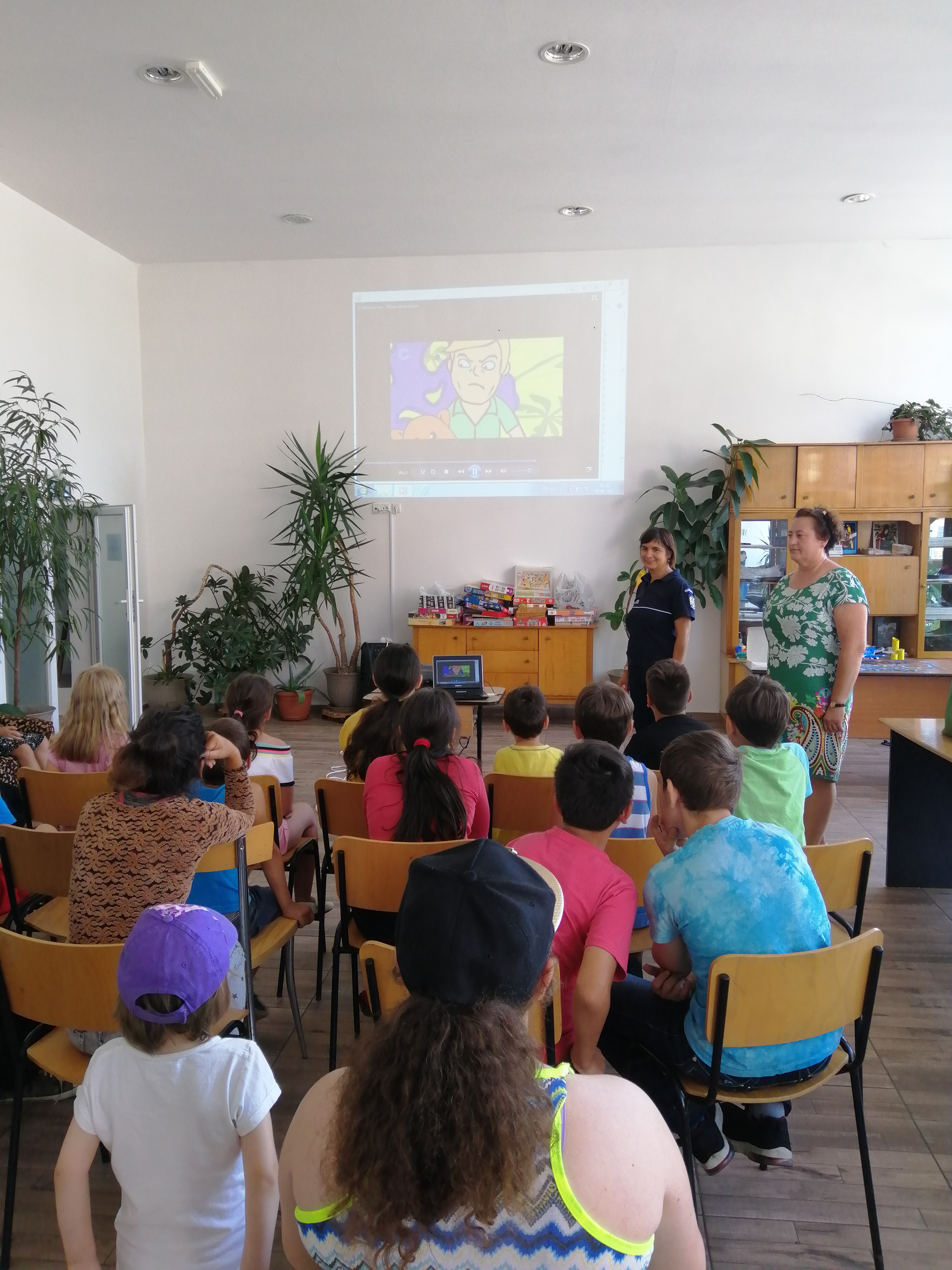 ,,Distruge zidul indiferenței! Traficul de persoane poate fi prevenit!”