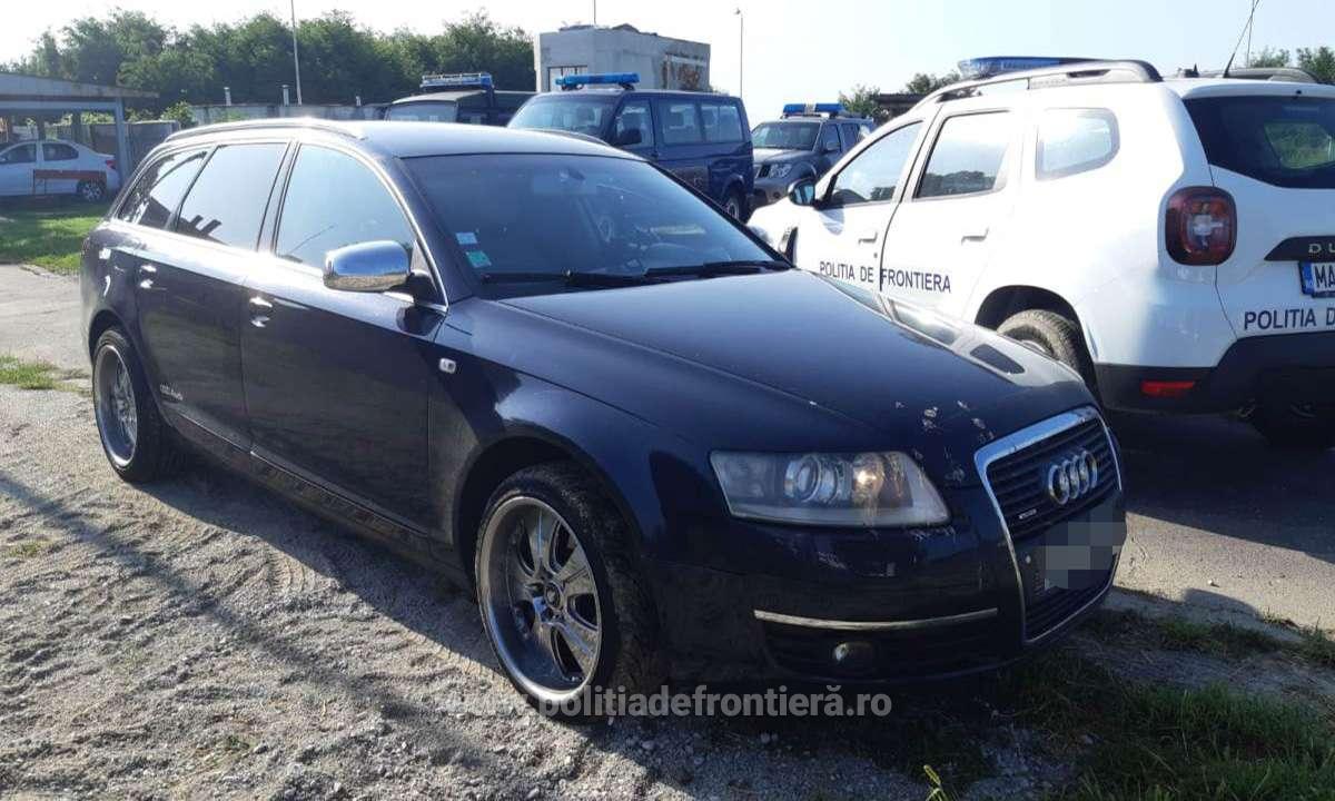 FOTO. “STRANIERII” se întorc acasă cu MAŞINI FURATE. Alt BOLID FURAT, depistat la Vamă