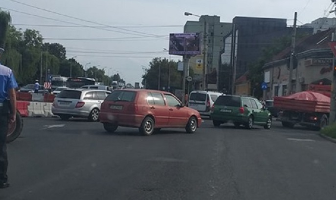 VIDEO.FOTO. EVITAȚI ZONA!!! Se stă cu ZECILE DE MINUTE la coadă