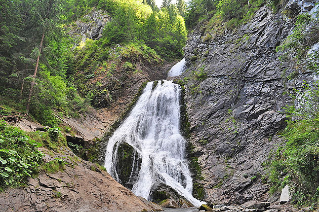 Cascada Vălul Miresei, o frumuseţe mirifică a Apusenilor