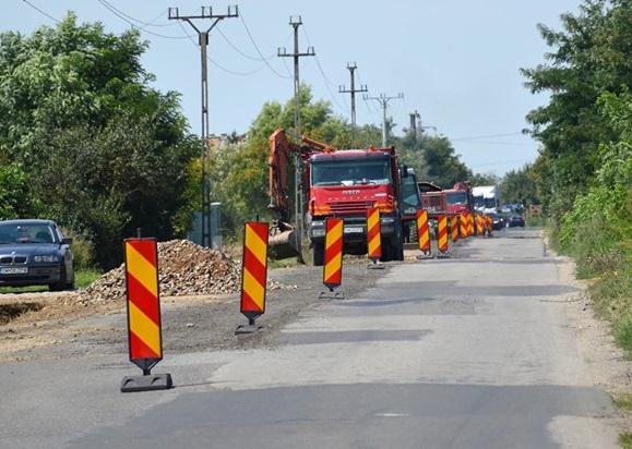 Se repară drumul camioanelor dintre Satu Mare și Botiz