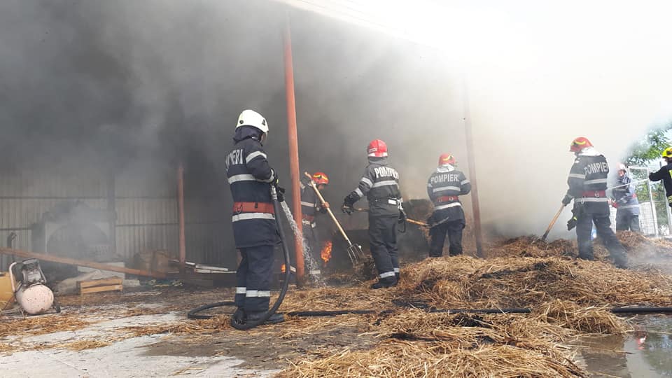 Incendiu în județ
