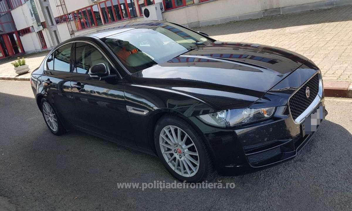 FOTOGALERIE. BOLIZI FURAŢI din Italia şi Belgia, depistate la Petea. Mărcile Jaguar și Kia