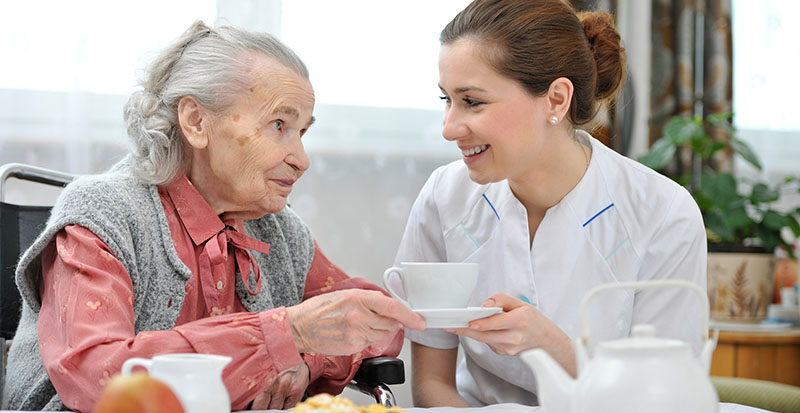 Înscrieri în învățământ postliceal: asistent îngrijire persoane vârstnice