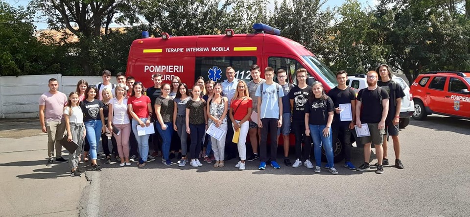FOTOGALERIE. RESPECT! Ei sunt VIITORII EROI ai Sătmarului. SALVATORI din pasiune. 75 de voluntari la ISU Satu Mare