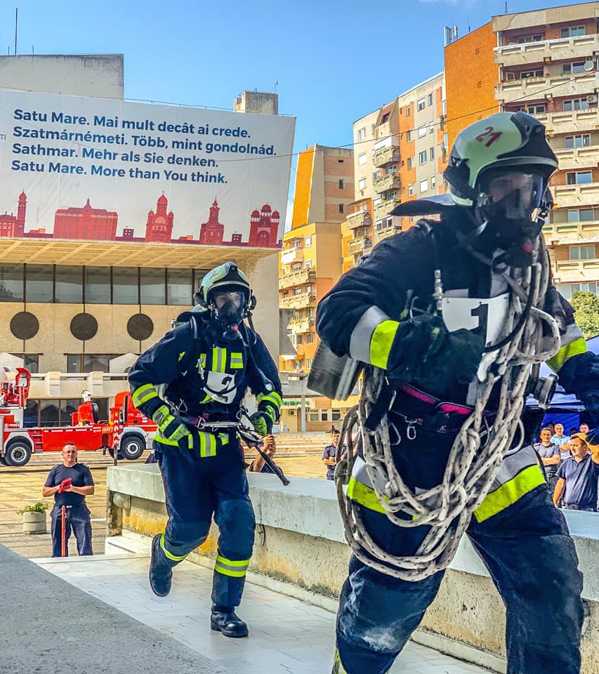 FOTOGALERIE. Pompierii sătmăreni, printre cei mai buni la concursul internațional ”Scări”. Avem și un loc întâi