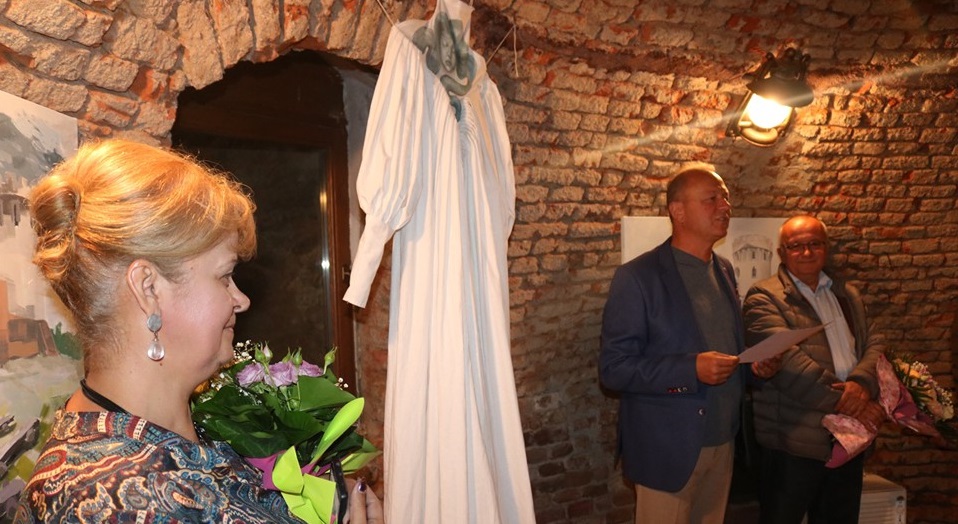 VIDEO/FOTO. INEDIT. Rochia Vilmei, prințesa BLESTEMATĂ, poate fi văzută la Cetatea din Ardud