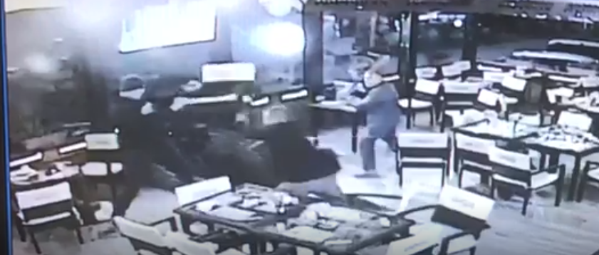 GRAV. Tentativă de OMOR în județ. Doi tineri SĂTMĂRENI, de 18 și 19 ani, ÎNJUNGHIAȚI de un sălăjan