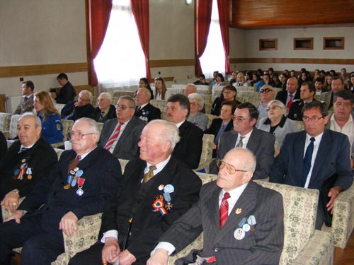 Bani pentru veterani și văduve de veterani