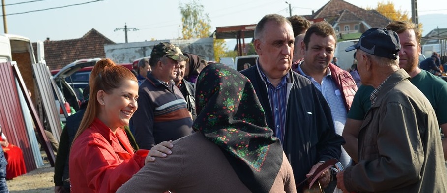 FOTOGALERIE. Echipa PSD s-a întâlnit cu oșenii, la târgul din Turț. Ce își doresc OȘENII