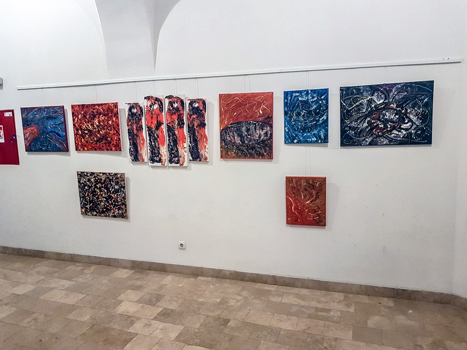 Expoziție de pictură abstractă la Castelul Károlyi