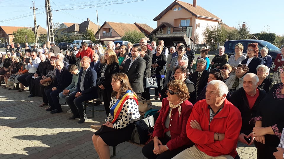 VIDEO/FOTO. BUCURIE Sărbătoare de suflet la Gelu. Căminul Cultural din localitate poartă numele poetului Ion Vădan, fiu al satului