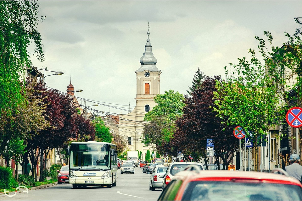 Circulație rutieră închisă în zona Bisericii cu lanțuri