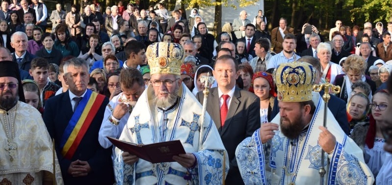 FOTOGALERIE-EVENIMENT. Sărbătoare de EXCEPȚIE în CATEDRALA CODRULUI. A fost SFINȚITĂ biserica mănăstirii de la Măriuș
