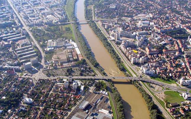 Podul Golescu a intrat în istoria României ca podul cu cea mai mare deschidere din ţară şi una dintre cele mai mari din Europa