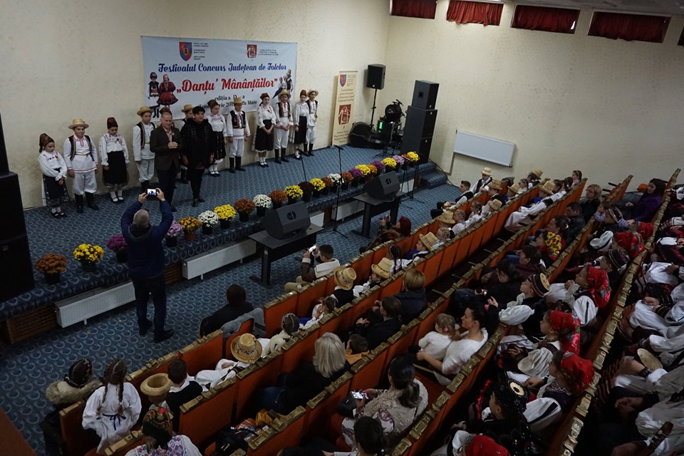 Cea de-a IX-a ediție a Festivalului Concurs Județean de Folclor „Danțu’ Mânânțăilor”, un succes