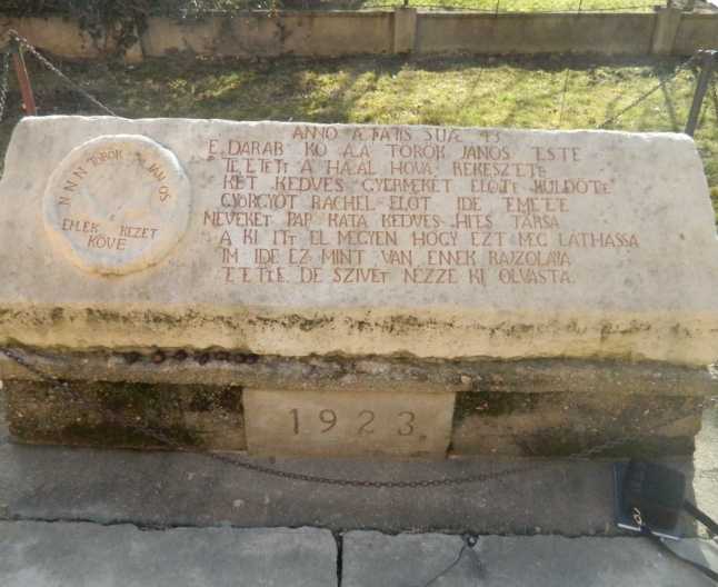 Acâş, localitatea ce se pierde în negura vremurilor, iar istoria Bisericii de aici se ţese pe legende care de care mai spectaculoase