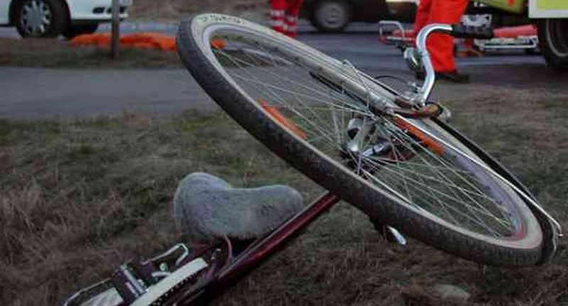Un biciclist accidentat de un șofer fără permis de conducere. Acesta a părăsit locul faptei!!!