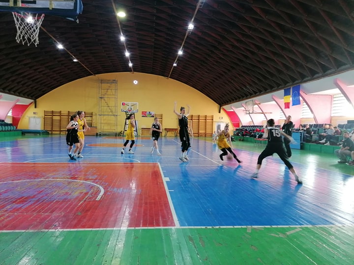 Victorie clară pentru fetele Adrianei Pricop