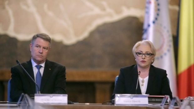 Dăncilă distribuie pe Facebook o postare a lui Iohannis din 2014, când acesta cerea o dezbatere electorală cu Ponta