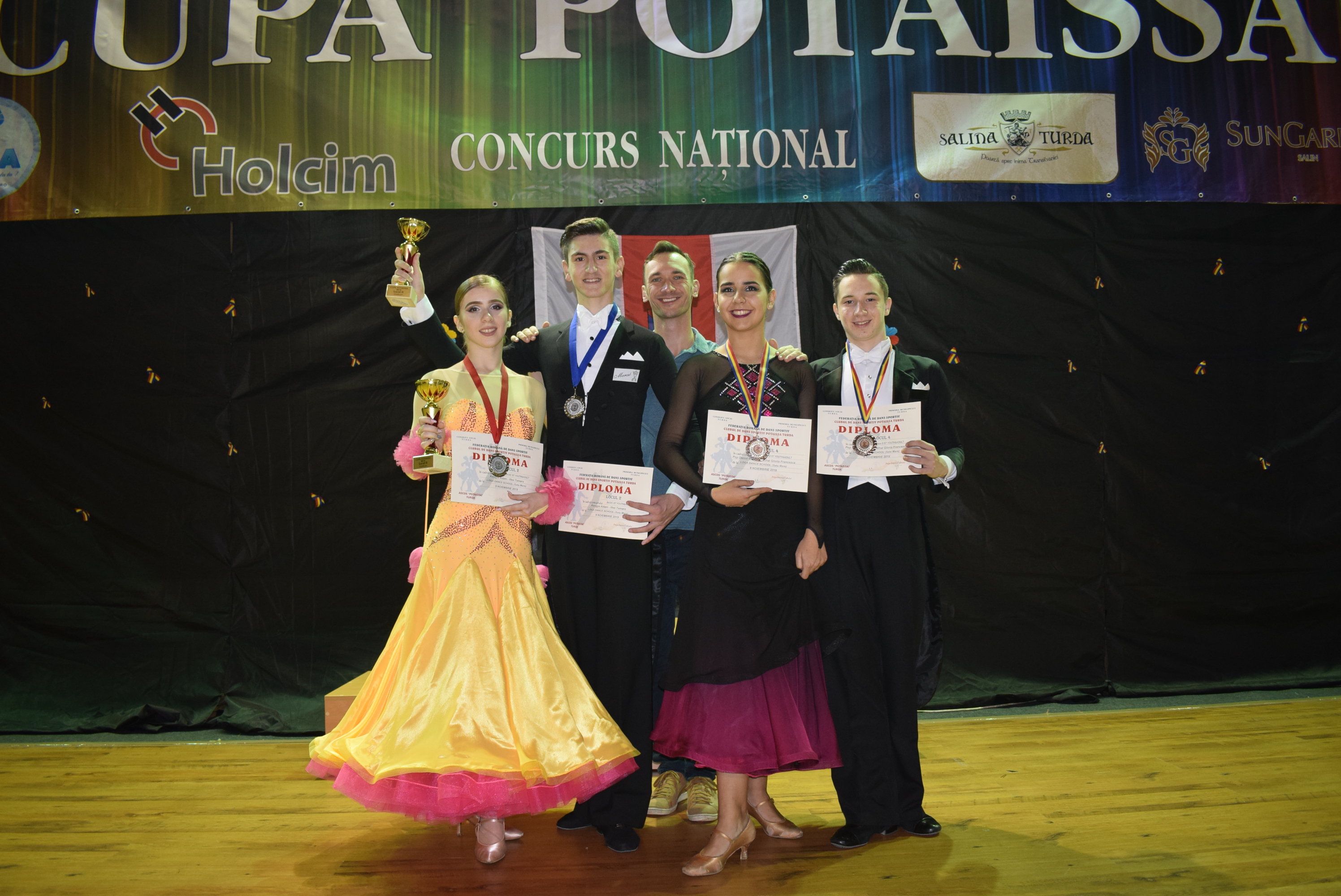 Dans sportiv  /  Loga Dance School, cu cinci perechi finaliste la Cupa Potaisa