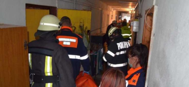 MACABRU. Două persoane au DECEDAT în propriul apartament. INTOXICAȚI cu monoxid de carbon