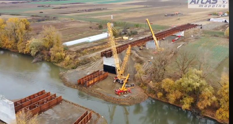 VIDEO/FOTO. PODUL peste SOMEȘ prinde contur. Stadiul LUCRĂRILOR