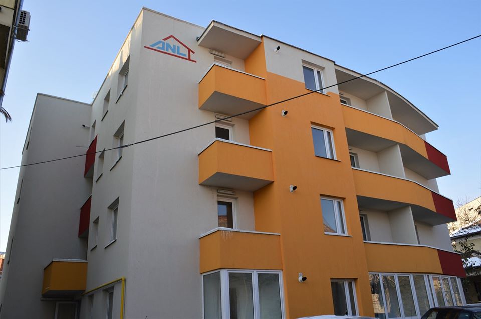 Medicii care vor locui în blocul ANL au primit cheile de la apartamente