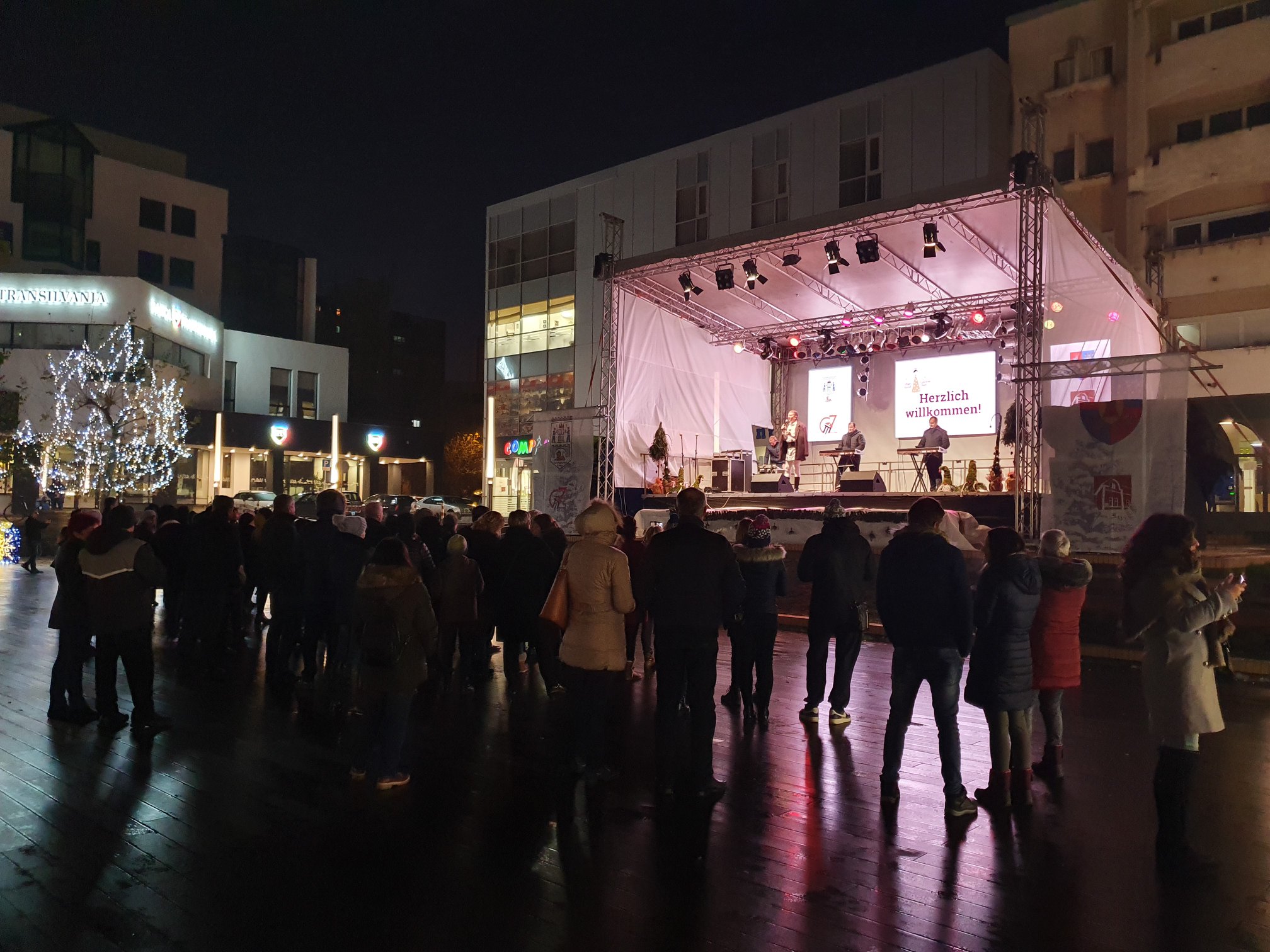 Spectacol de colinde pe scena de la Pasajul Coposu