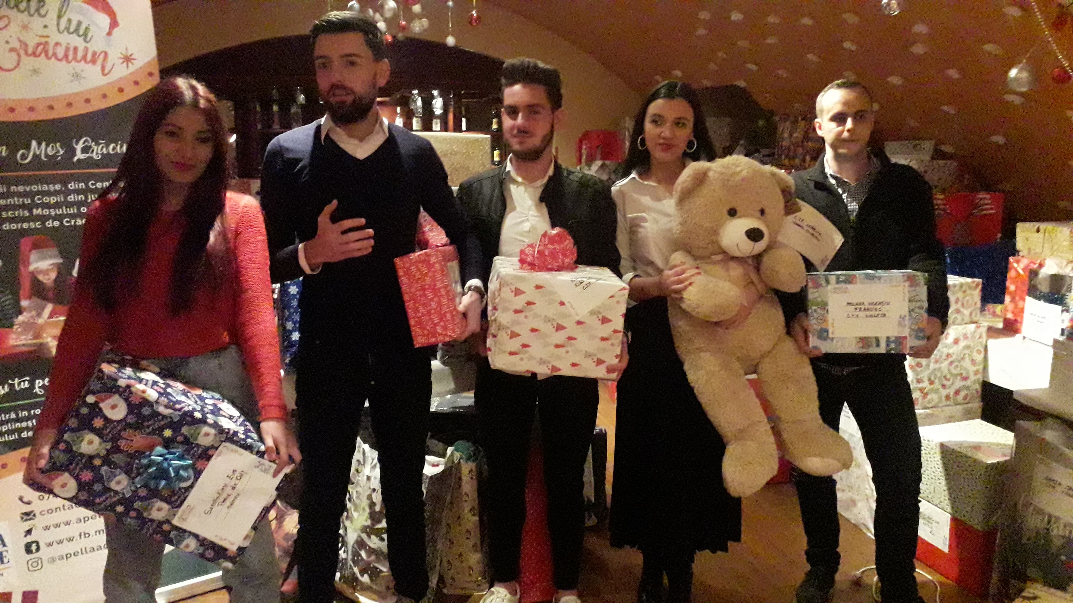 Peste 400 de dorințe împlinite de Asociația “Apel la acțiune” și ajutoarele Moșului