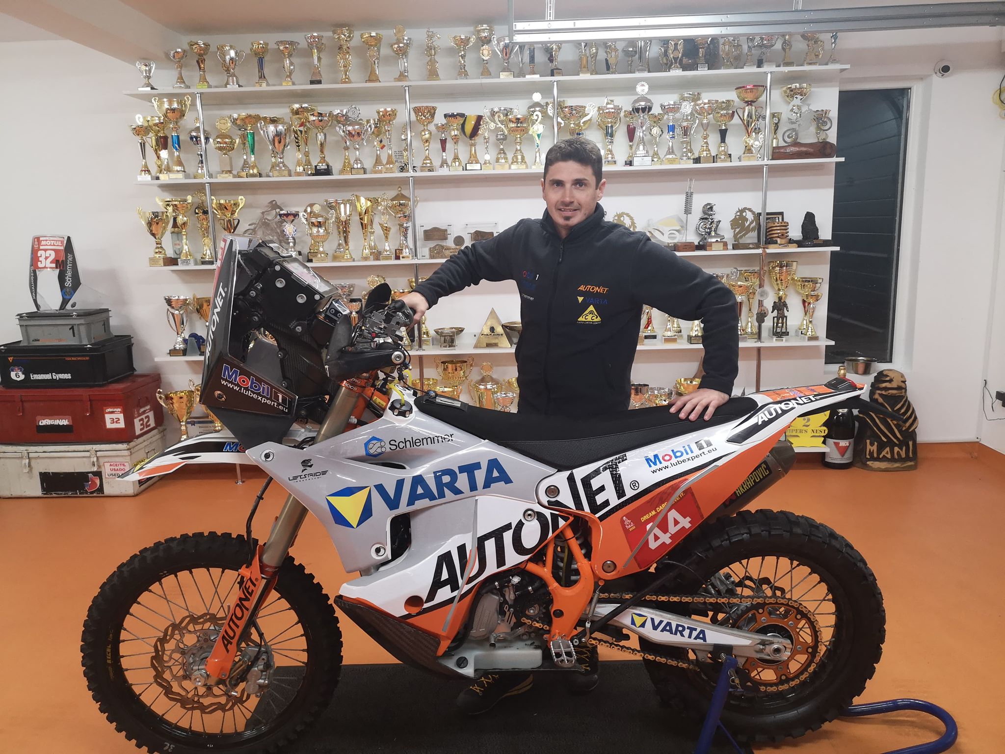 Mani Gyenes și Autonet Motorcycle Team pornesc la Dakar 2020