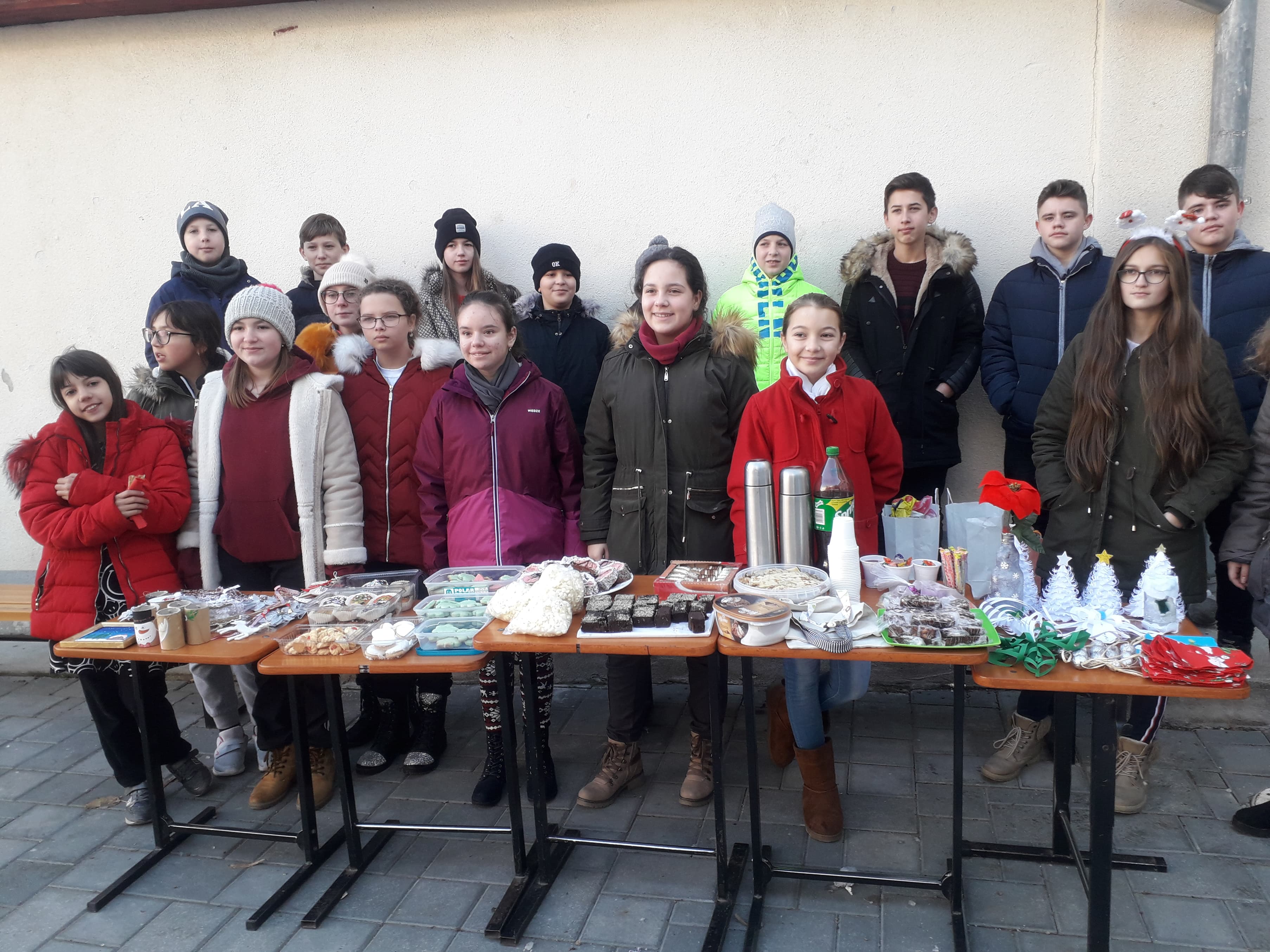 GALERIE FOTO. Târg de Crăciun la Liceul de Arte Aurel Popp Satu Mare