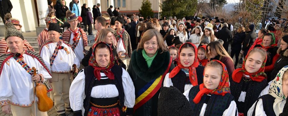 FOTOGALERIE. FESTIVAL Oșenii NU își pierd TRADIȚIILE. Festivalul Datinilor şi Obiceiurilor de Iarnă de la Negrești Oaș