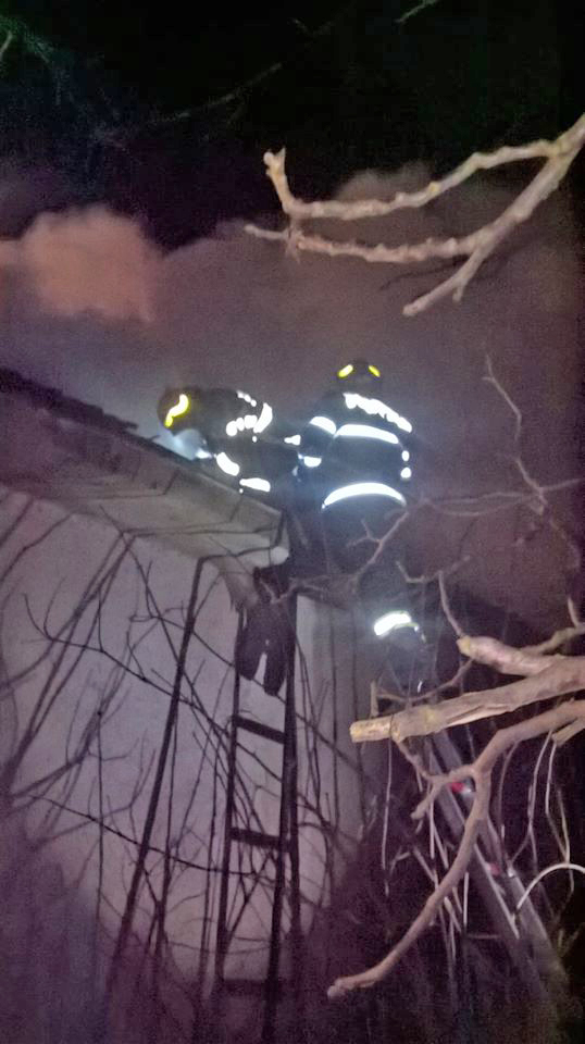 Incendiu la o casă de locuit din Roşiori