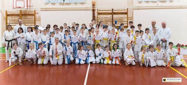 Examen de centură pentru karateka de la AJK