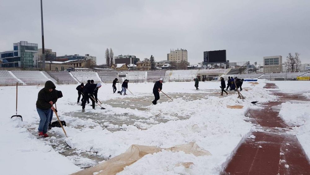 Încă puțin și jucăm ca în Anglia