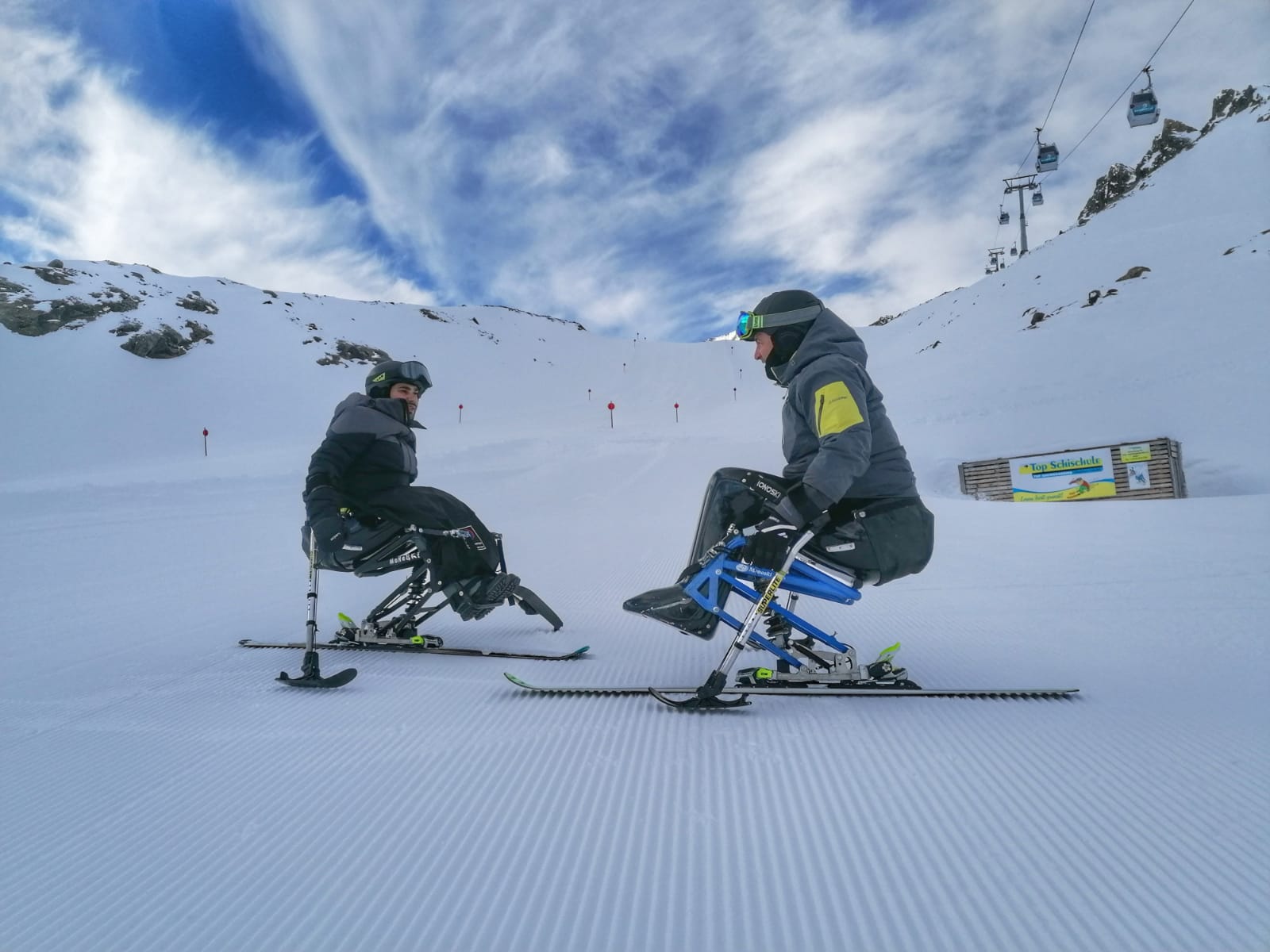 GALERIE FOTO. Fundația Motivation și Caiac SMile au adus Sit ski și în România