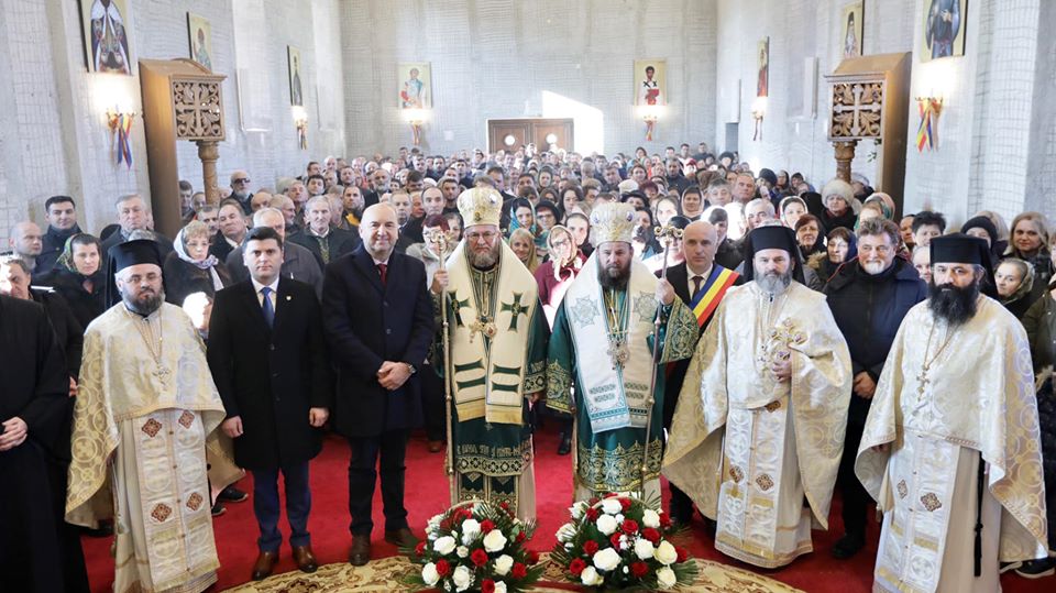 Liturghie Arhierească la Scărişoara Nouă