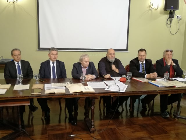 FOTO. Simpozion dedicat Unirii Principatelor Române, organizat Asociația “Uniţi pentru Satu Mare”
