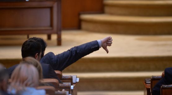 E clar de ce PNL doreşte anticipate. Vrea voturile românilor înainte ca facturile să explodeze