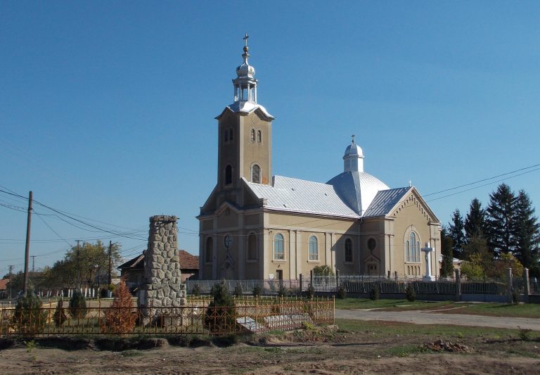 Sanislău, veche aşezare românească ce a dăinuit de-a lungul timpului. De aici s-au ridicat o  pleiadă de personalităţi politico culturale