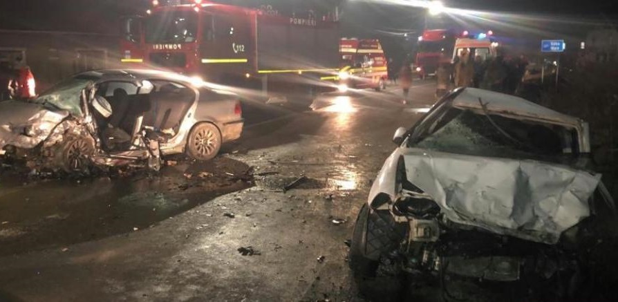 FOTOGALERIE. ACCIDENT CUMPLIT. Un DECES. Doi COPII grav RĂNIȚI