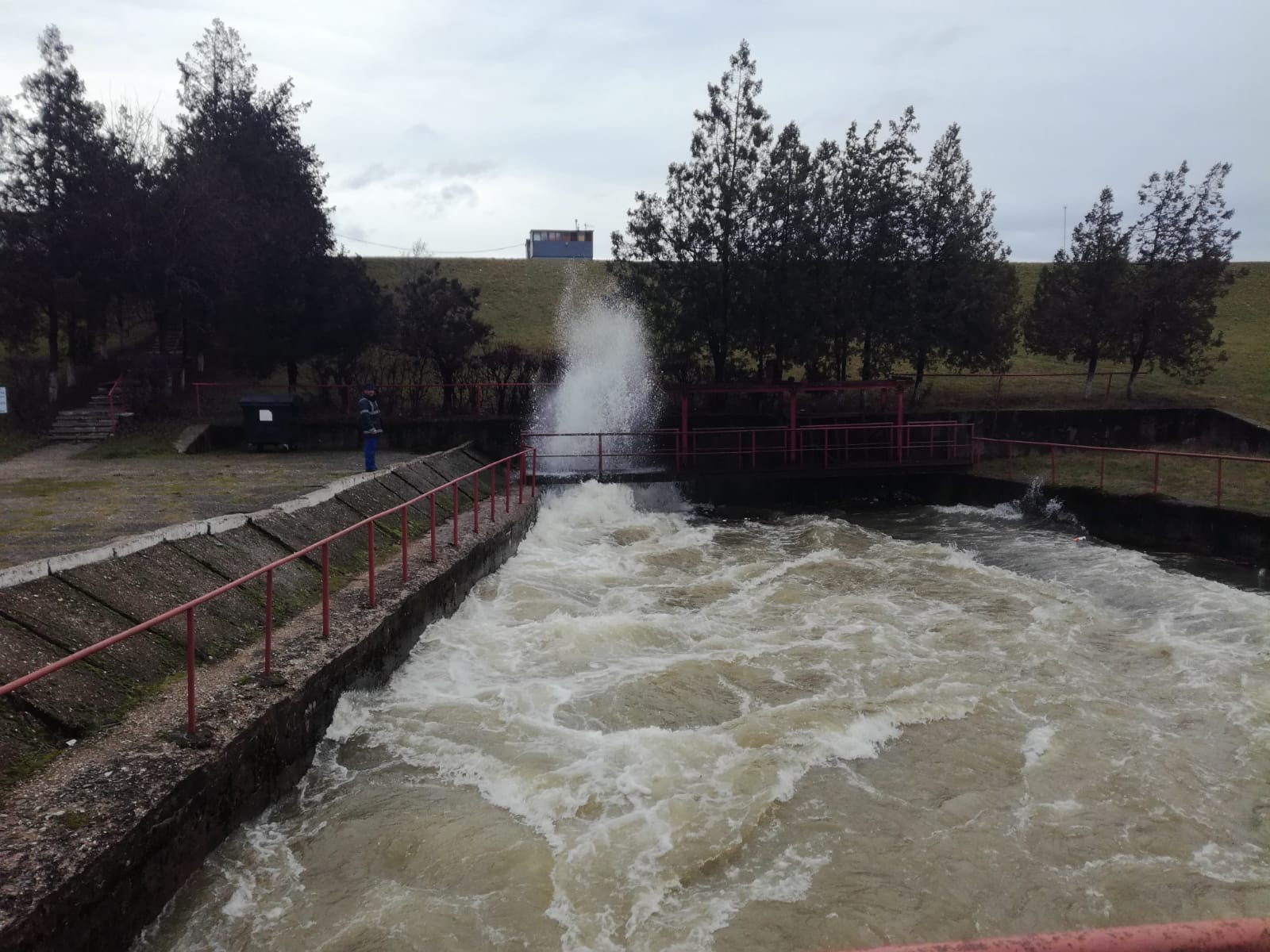 FOTO. ALERTĂ. PERICOL pe Tur. Sunt depășite COTELE  de atenție în trei localități. Faza întâi de APĂRARE la baraj