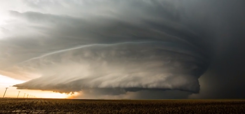 Ploi însemnate în Satu Mare. Întreg judeţul se află sub cod galben