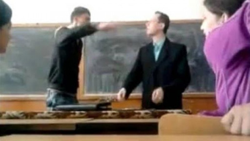 Pedepse aspre pentru cei care îi lovesc sau îi bat pe PROFESORI