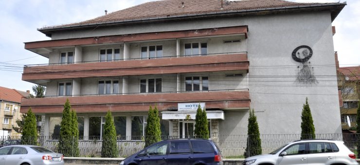 Primarul Kereskényi cere din nou Hotelul Sport  pentru municipiul Satu Mare
