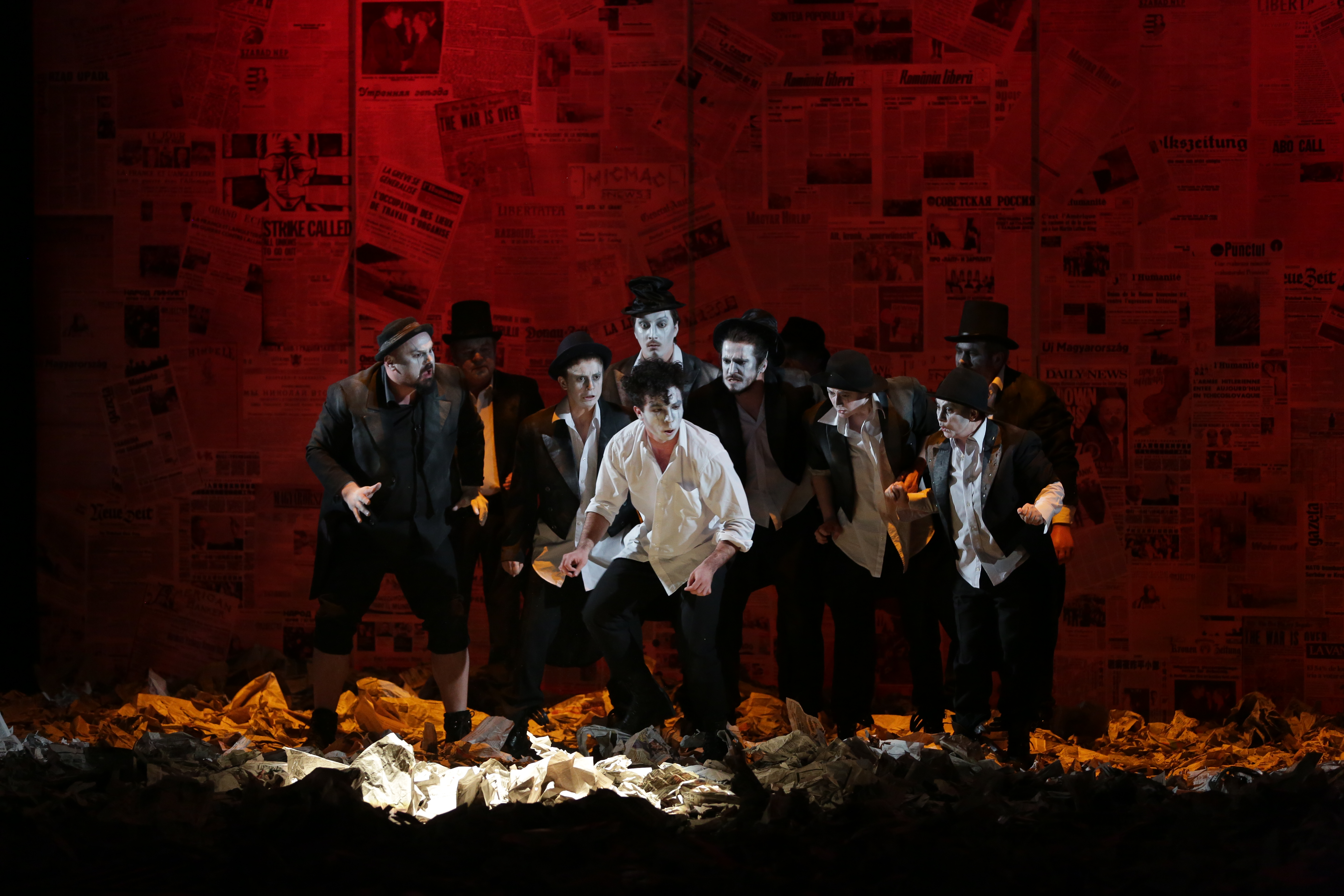 FOTO. SPECTACOL. Teatrul Municipal Baia Mare vine cu ”Rinocerii” la Satu Mare