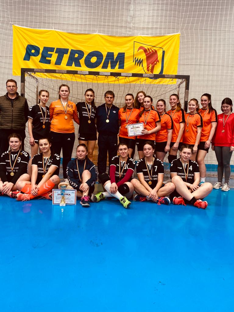 Echipa Liceului Tehnologic “Ioniță G. Andron” Negrești-Oaș, pe șase la finala Cupei M.E.C.!