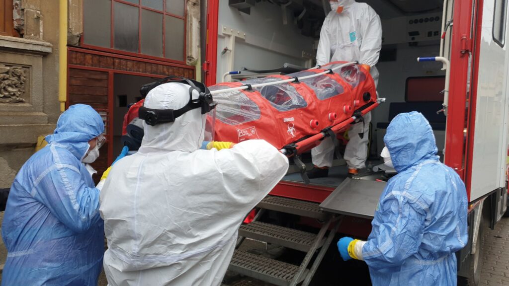 OBLIGAȚIILE  patronilor față de ANGAJAȚI în contextul epidemiei de CORONAVIRUS. Ce trebuie să ȘTIE  un MUNCITOR